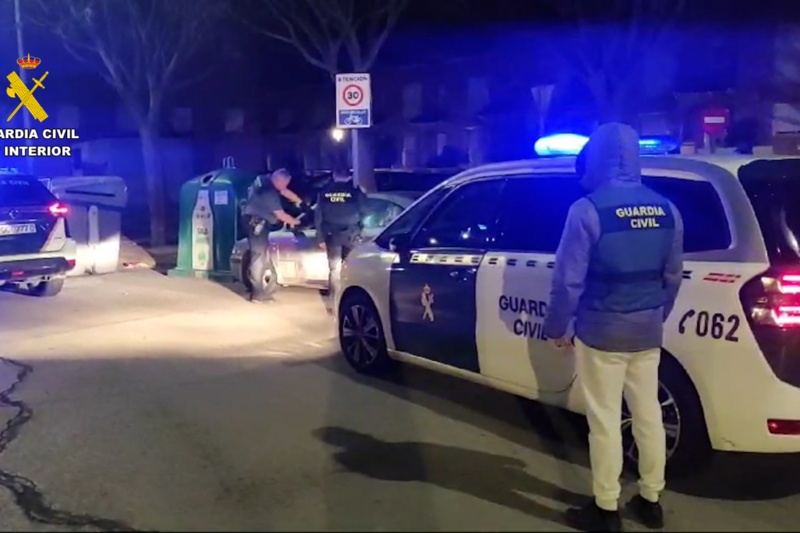 La Guardia Civil desmantela un grupo criminal de aluniceros dedicada al robo en bares