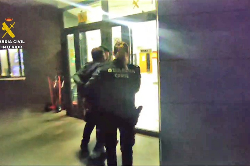 La Guardia Civil desmantela un grupo criminal de aluniceros dedicada al robo en bares