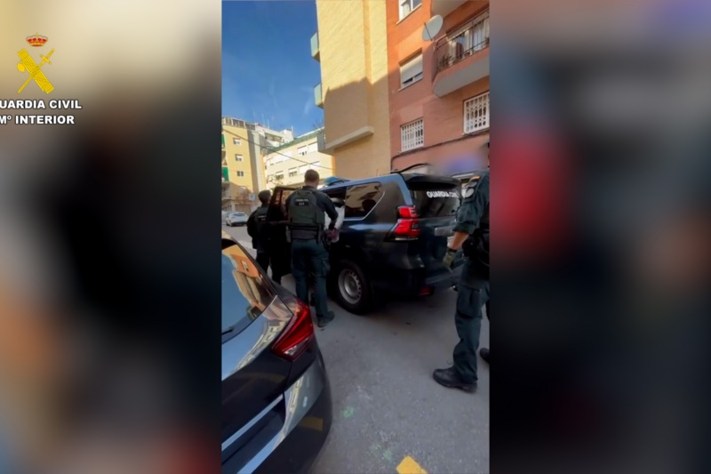 Detenida una persona por su relación con la organización terrorista DAESH, que mantenía conexiones con terroristas de países extranjeros