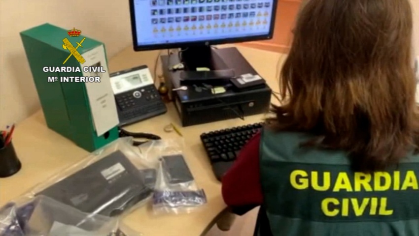 Siete detenidos tras estafar más de tres millones de euros duplicando la tarjeta SIM de sus víctimas