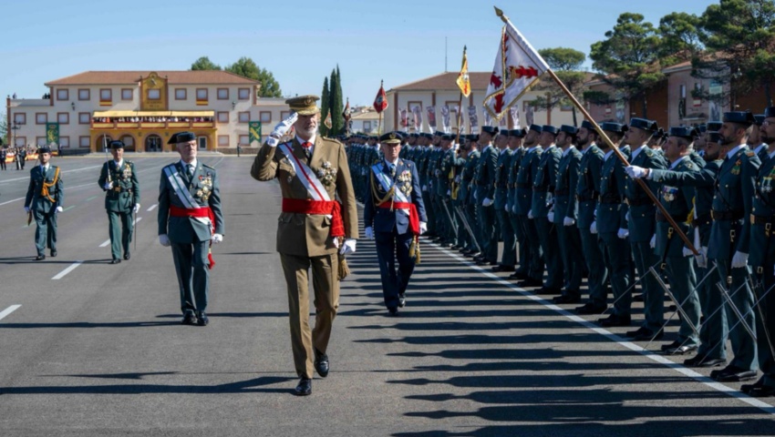 S.M. el Rey preside la jura de bandera en la Academia de la Guardia Civil de Baeza (Jaén)