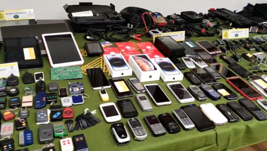 La Guardia Civil desarticula una organización que robaba coches de alta gama para venderlos y blanquear el dinero con criptomonedas