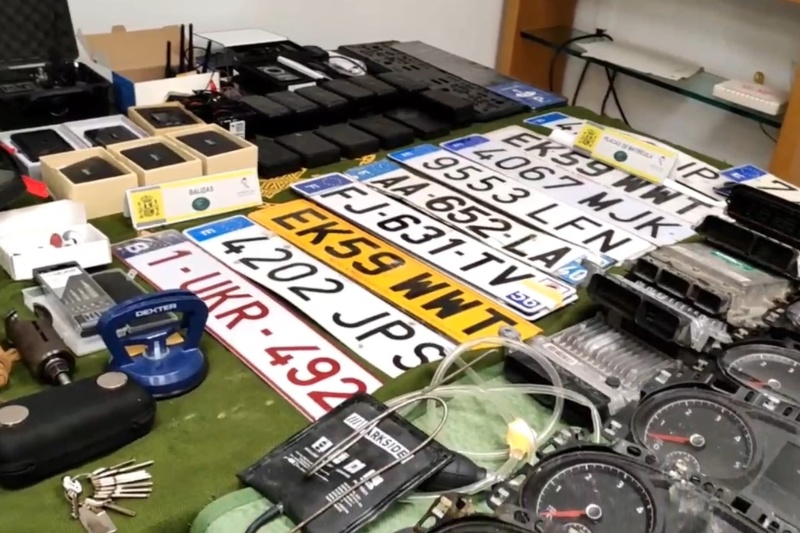 La Guardia Civil desarticula una organización que robaba coches de alta gama para venderlos y blanquear el dinero con criptomonedas
