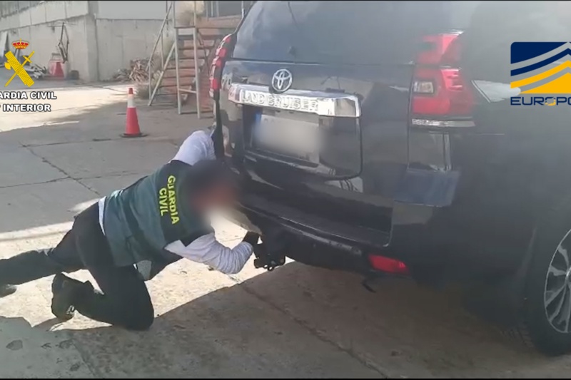 La Guardia Civil desarticula una organización que robaba coches de alta gama para venderlos y blanquear el dinero con criptomonedas