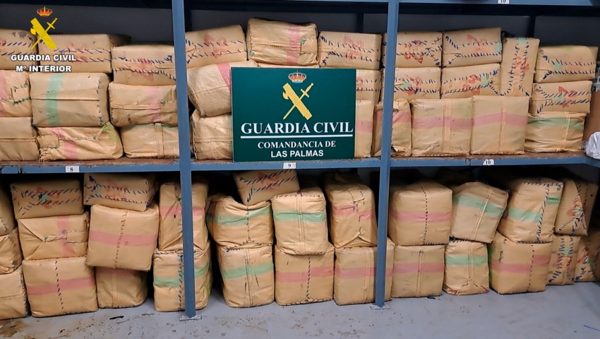 La Guardia Civil intercepta una neumática con más de dos toneladas de hachís en el litoral de Gran Canaria