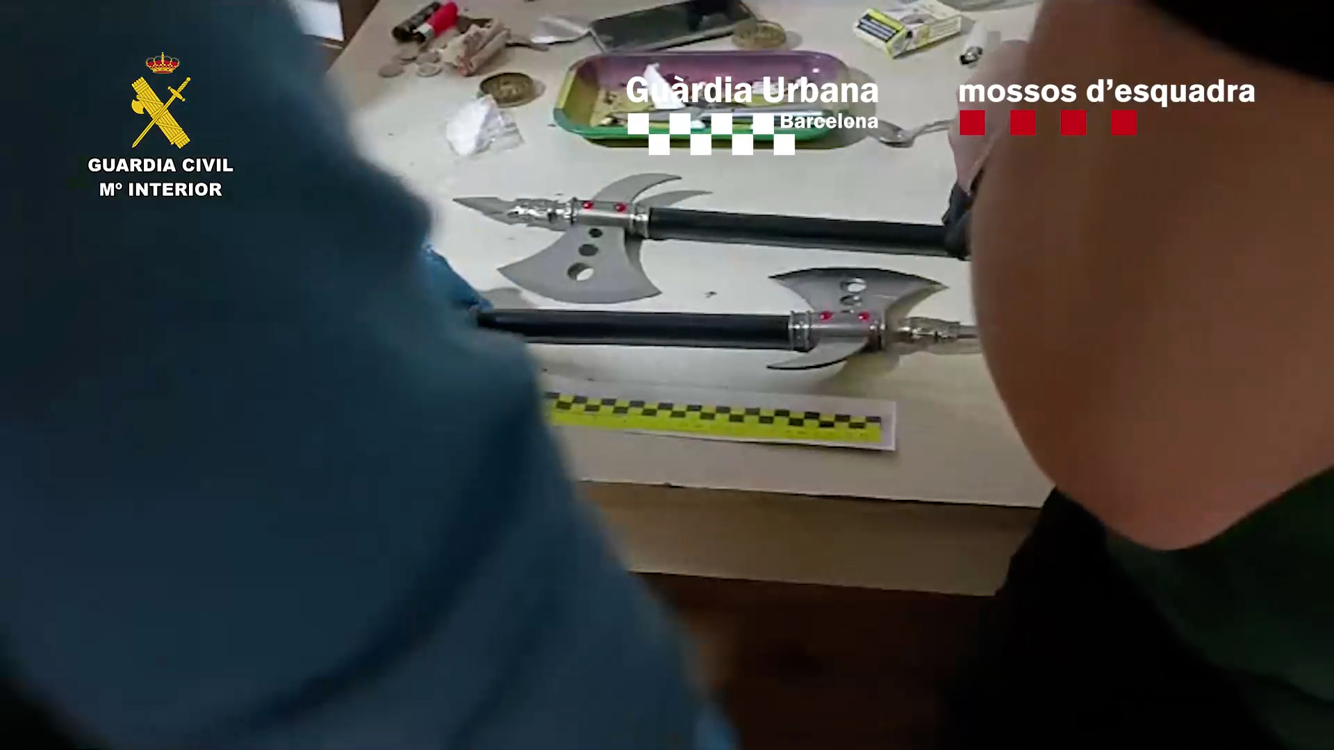 Desarticulada en Barcelona una organización criminal juvenil de inspiración grupal latina, multidelictiva y violenta, dedicada al tráfico de drogas e implicada en agresiones con armas blancas, robos y estafas bancarias