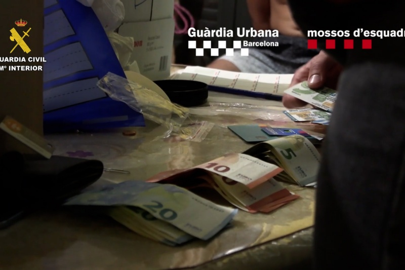 Desarticulada en Barcelona una organización criminal juvenil de inspiración grupal latina, multidelictiva y violenta, dedicada al tráfico de drogas e implicada en agresiones con armas blancas, robos y estafas bancarias