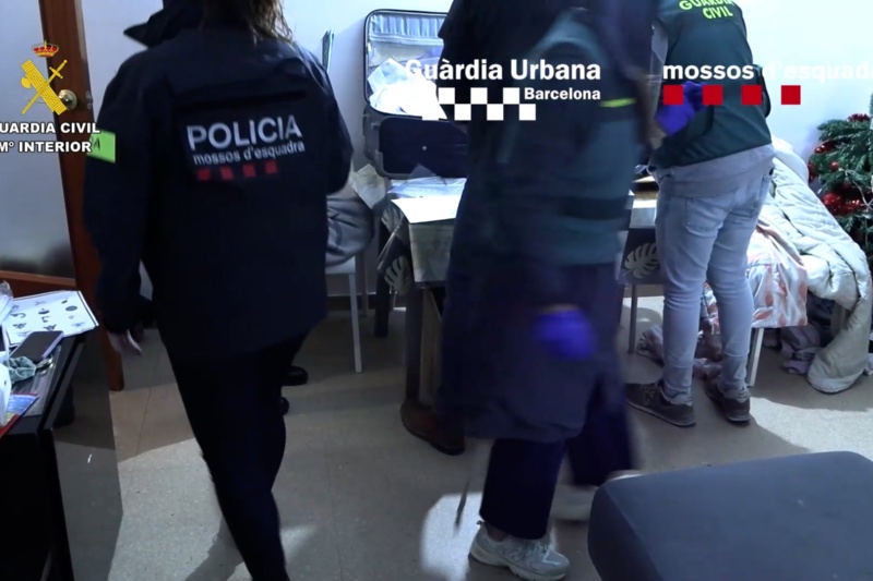 Desarticulada en Barcelona una organización criminal juvenil de inspiración grupal latina, multidelictiva y violenta, dedicada al tráfico de drogas e implicada en agresiones con armas blancas, robos y estafas bancarias