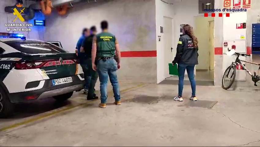 Desmantelada una organización en Cataluña que ha estafado a más de 700 víctimas pidiendo créditos a su nombre