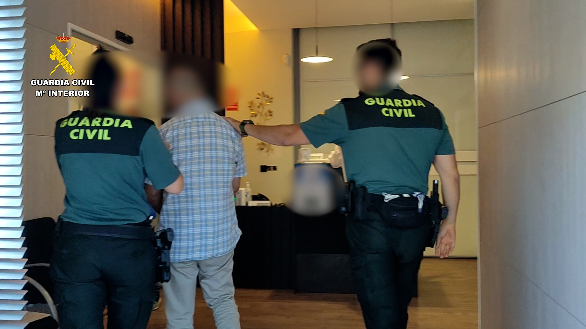 Detenida una persona por grabar con una cámara oculta imágenes intimas de sus inquilinos, clientes y trabajadoras