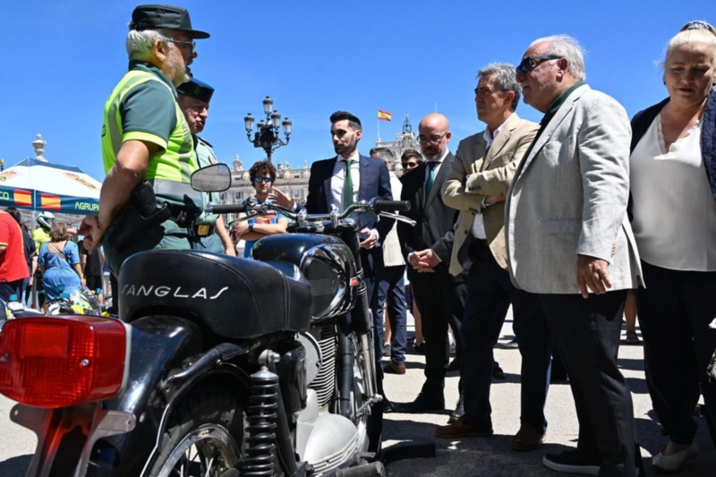 La Agrupación de Tráfico de la Guardia Civil celebra sus 65 años salvando vidas en nuestras carreteras y garantizando su seguridad