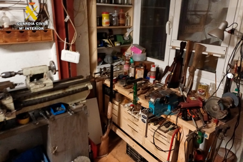 Desarticulado en el garaje de una vivienda el mayor taller ilegal de manipulación de armas de fuego en Las Palmas