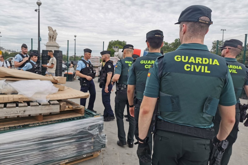 Desplegados en Francia los agentes de la Guardia Civil que van a colaborar con las autoridades francesas en la seguridad de los Juegos Olímpicos