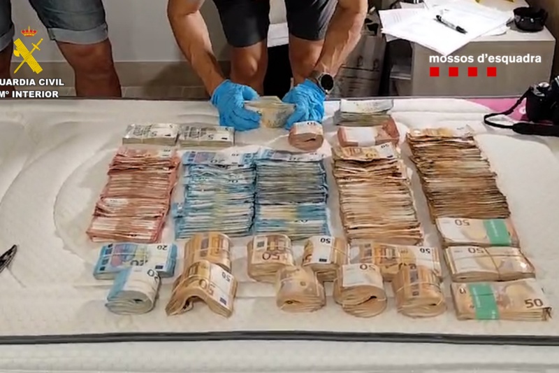 Detenido en Tarragona horas después de atracar y robar más de 100.000 euros en un banco en Vinaròs (Castellón)