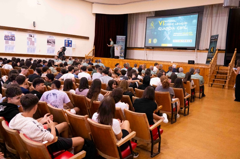 La Guardia Civil presenta en Mérida la VI edición de su Liga Nacional de Retos en el Ciberespacio