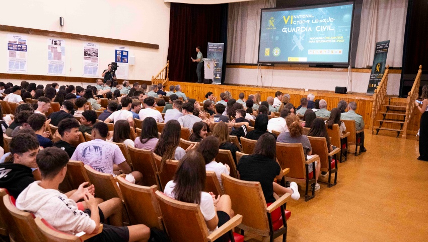 La Guardia Civil presenta en Mérida la VI edición de su Liga Nacional de Retos en el Ciberespacio