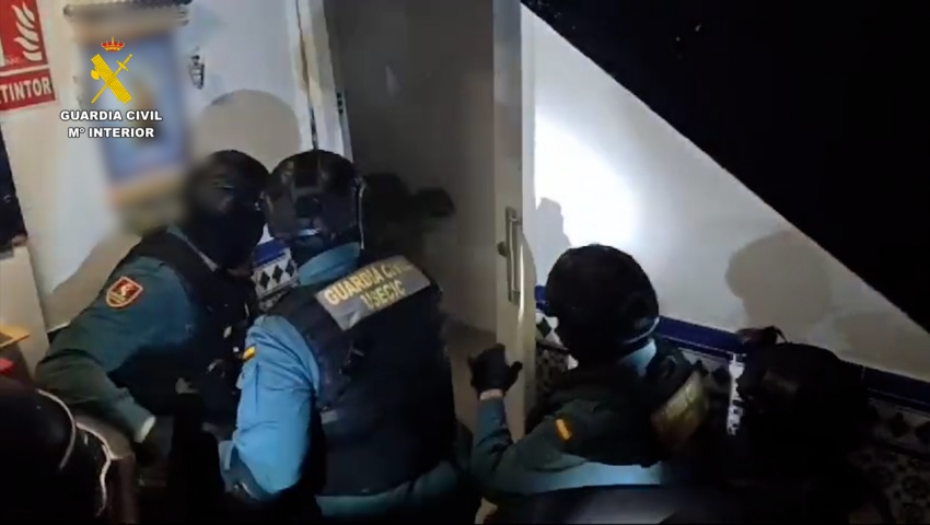 Más de 40 detenidos en una operación contra una organización criminal dedicada a las estafas bancarias