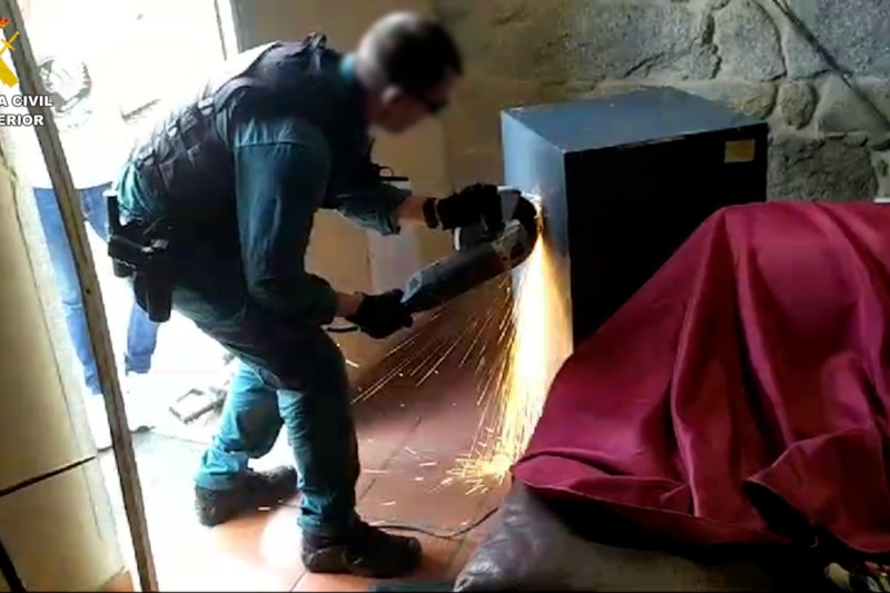 Desarticulada una organización criminal dedicada al narcotráfico que vendía 180 kilos de cocaína por año en Galicia