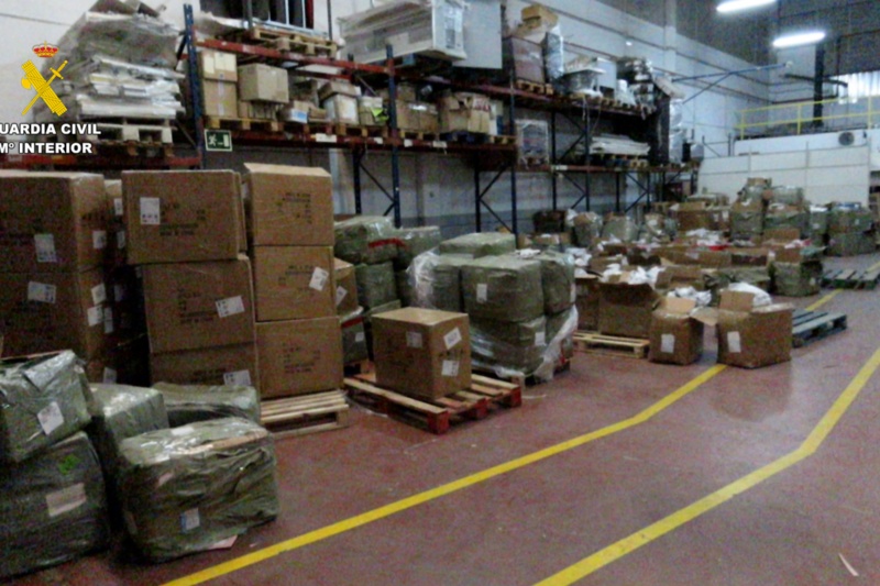 La Guardia Civil interviene en Toledo casi 74.000 prendas falsificadas valoradas en 1.4 millones de euros