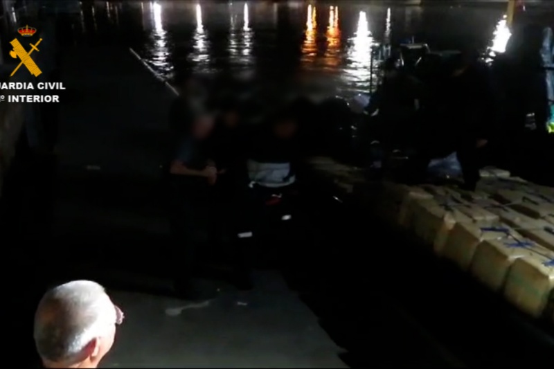 La Guardia civil aborta un alijo que se pretendía introducir por el río Guadalquivir