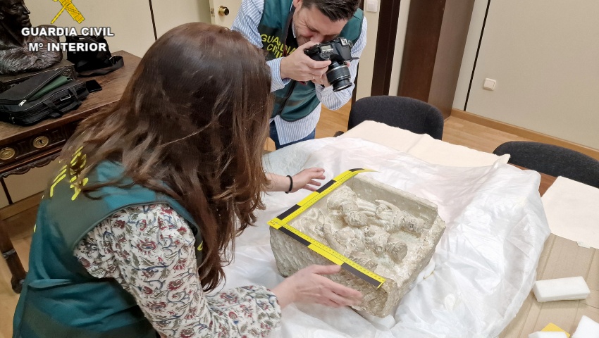 Recuperado un relieve románico del siglo XII, “La Adoración de los Reyes”, desaparecido de la Ermita de San Pedro de Tejada (Burgos)