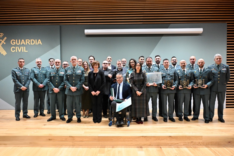 Mercedes González preside la entrega de los premios Guardia Civil 2024