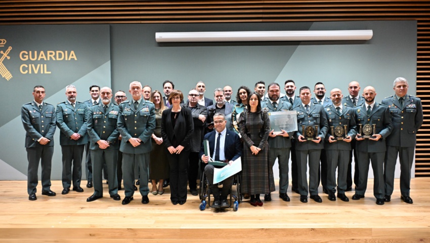 Mercedes González preside la entrega de los premios Guardia Civil 2024