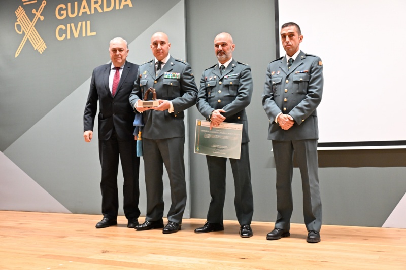 Mercedes González preside la entrega de los premios Guardia Civil 2024