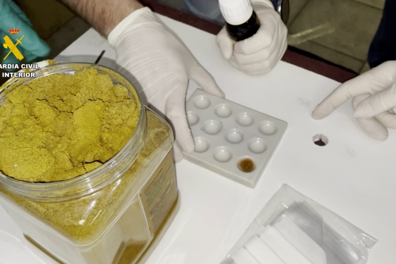 Detenida una red por traficar cocaína camuflada entre especias alimentarias