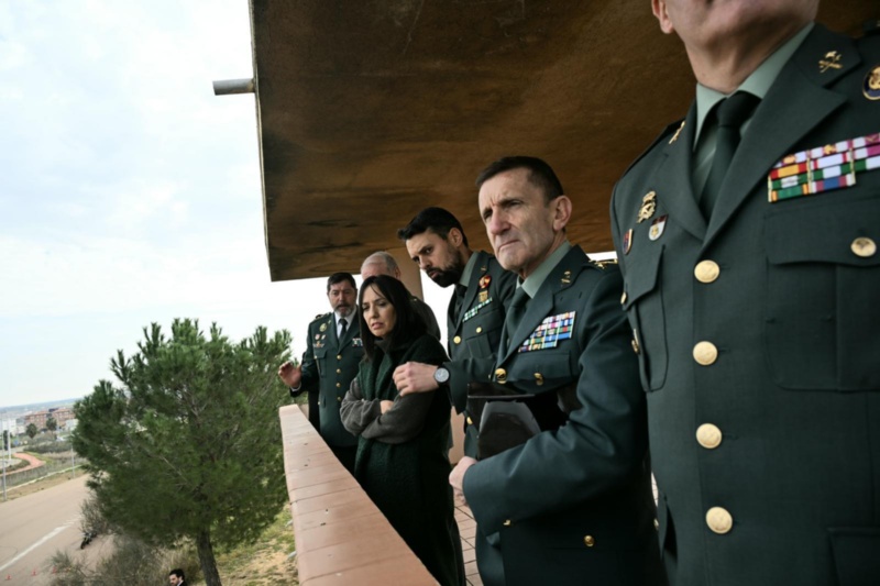 La directora general de la Guardia Civil, Mercedes González, visita la Escuela de Tráfico de Mérida