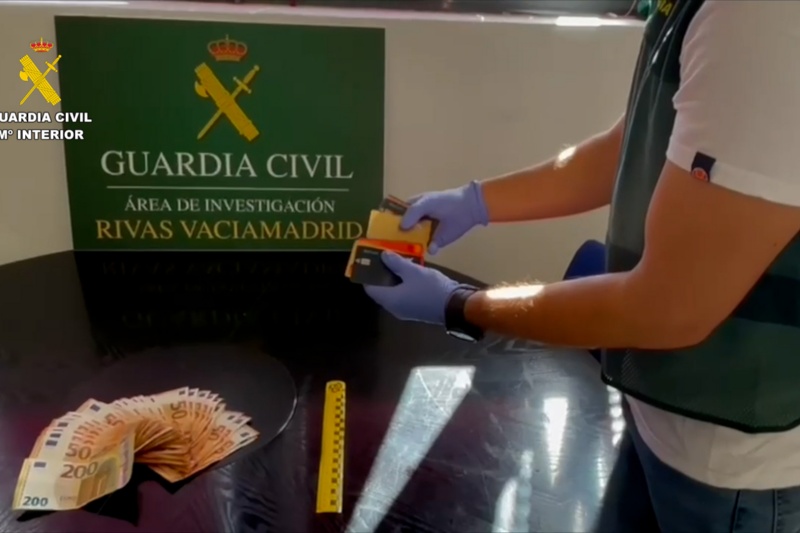 Desmantelado un grupo criminal que hurtaba tarjetas bancarias por el método del ‘cambiazo’