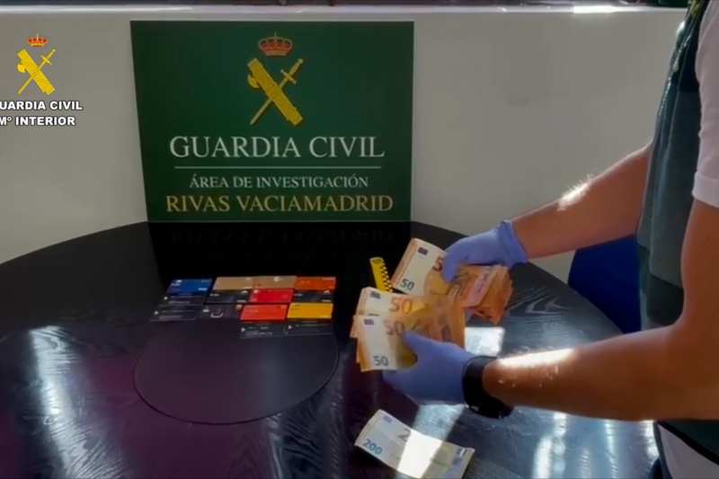 Desmantelado un grupo criminal que hurtaba tarjetas bancarias por el método del ‘cambiazo’