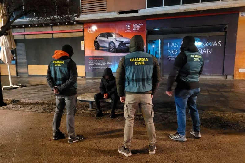 Detenido un yihadista en Granada que manejaba bots para acceder a contenido terrorista a través de Internet