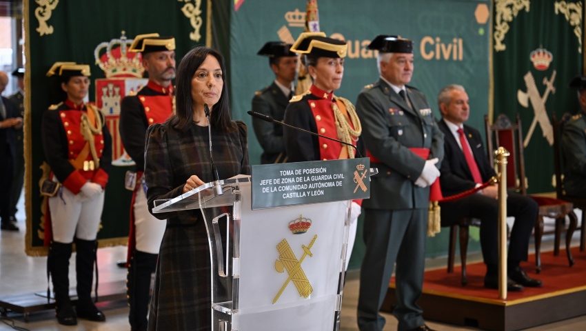 Mercedes González preside la toma de posesión del nuevo jefe de Zona de Castilla y León