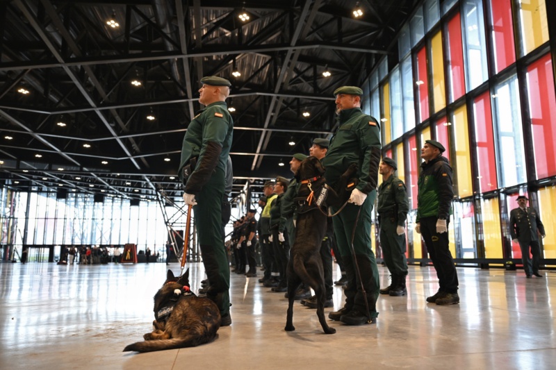 Mercedes González preside la toma de posesión del nuevo jefe de Zona de Castilla y León