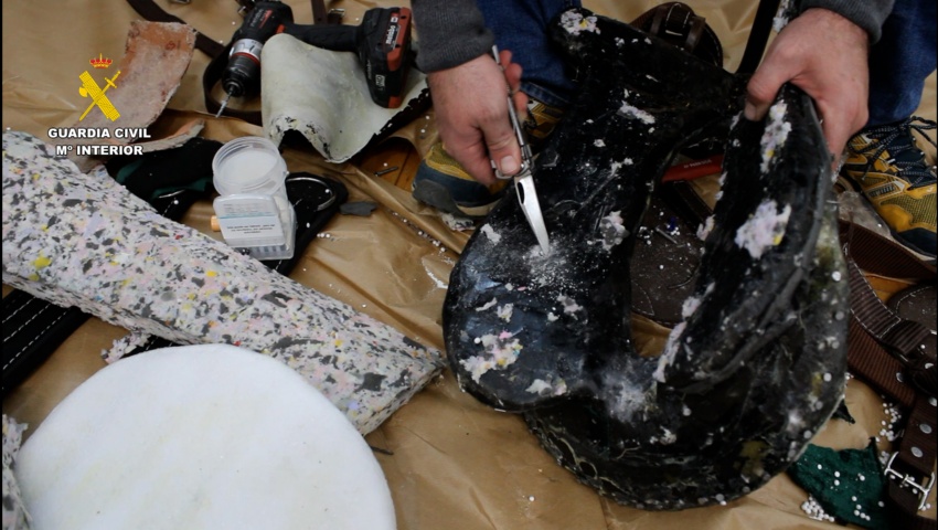 Interceptados 26 kg de cocaína camuflados en sillas de montar