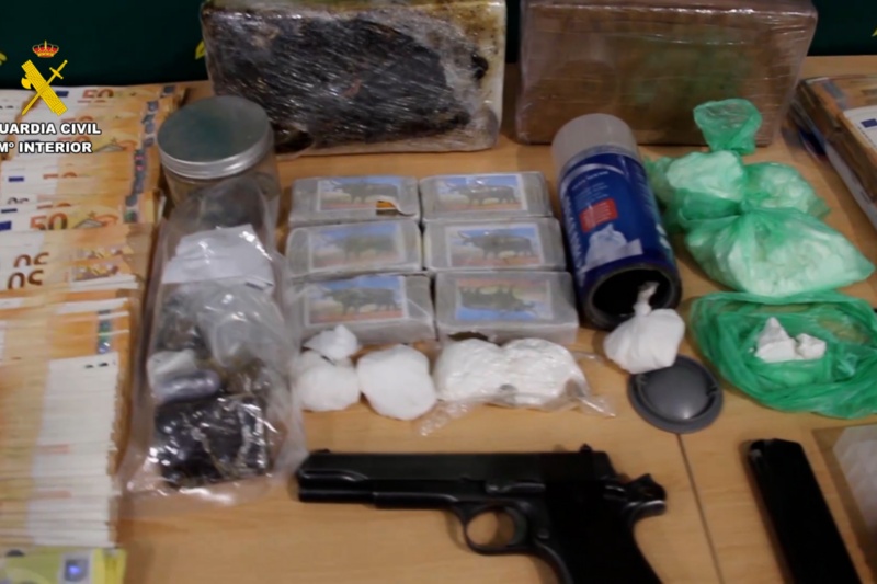 Detenida una red que traficaba cocaína en dobles fondos de turismos entre Madrid y Cantabria