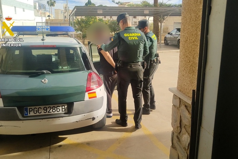 Detenido por asaltar a punta de pistola una casa en Murcia