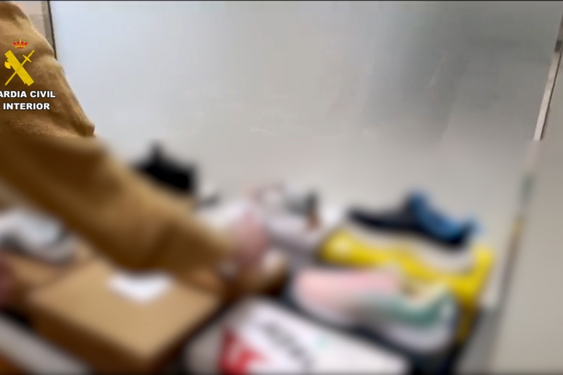 Intervenidos en Granada más de 10.000 productos falsificados de conocidas marcas