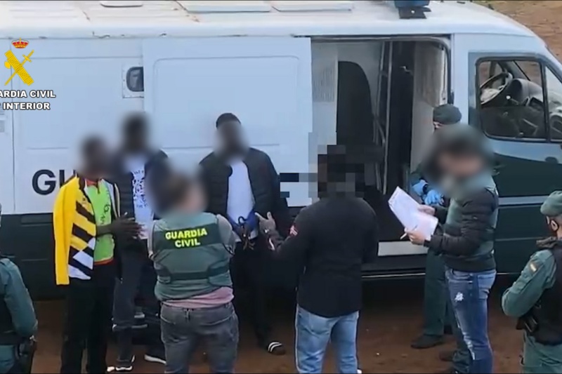 Detenidos los patrones de un cayuco que alcanzó las costas canarias procedente de Senegal en el que fallecieron ocho personas