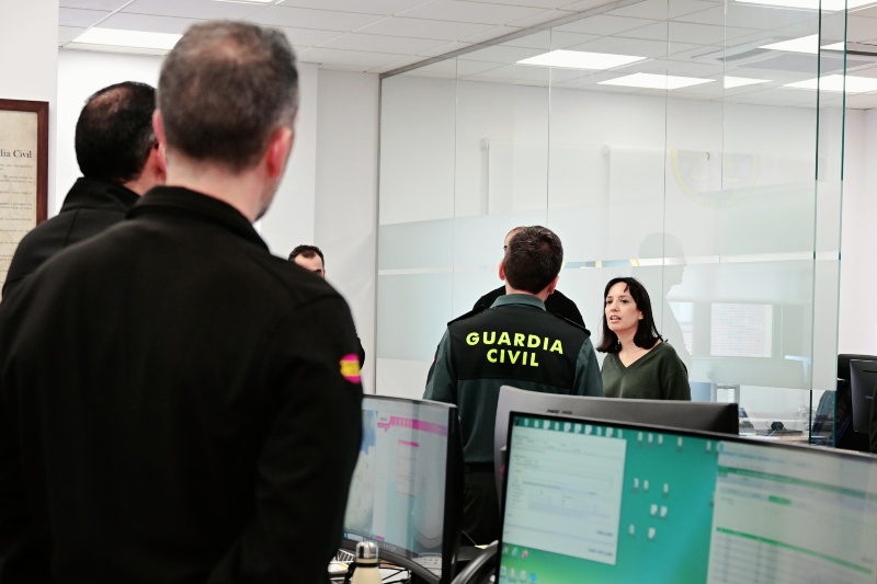Mercedes González analiza, con los responsables de la Guardia Civil de Andalucía, la actividad que se lleva a cabo en la lucha contra el narcotráfico