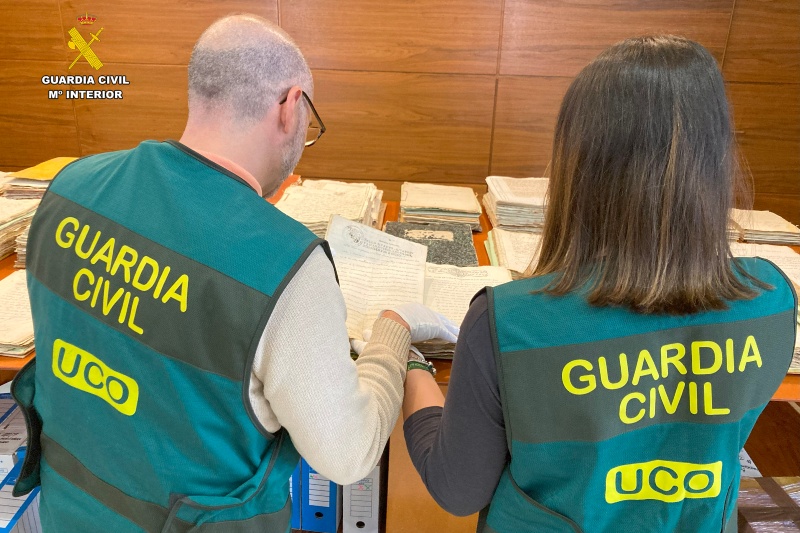 La Guardia Civil recupera un conjunto documental histórico de los siglos XVI al XX, perteneciente a la localidad de Leganiel (Cuenca)