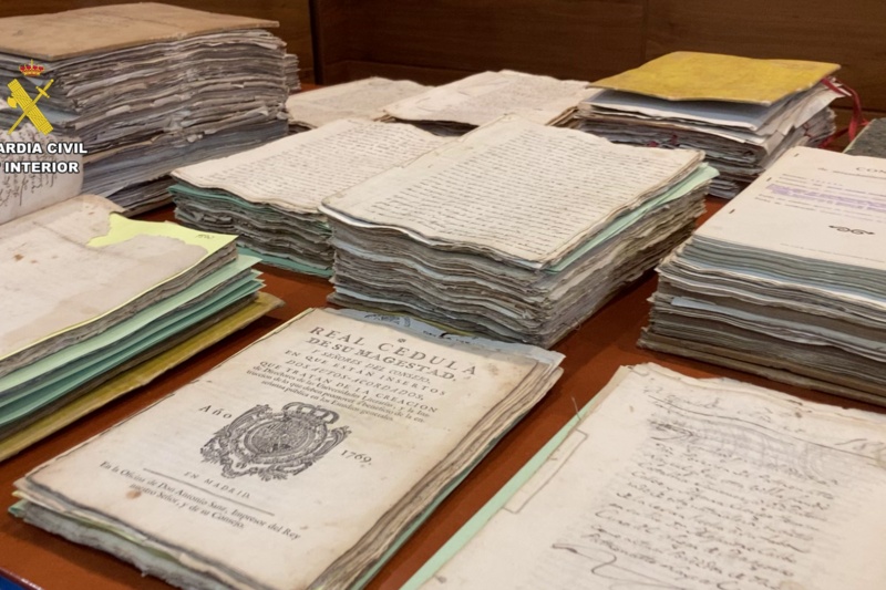La Guardia Civil recupera un conjunto documental histórico de los siglos XVI al XX, perteneciente a la localidad de Leganiel (Cuenca)