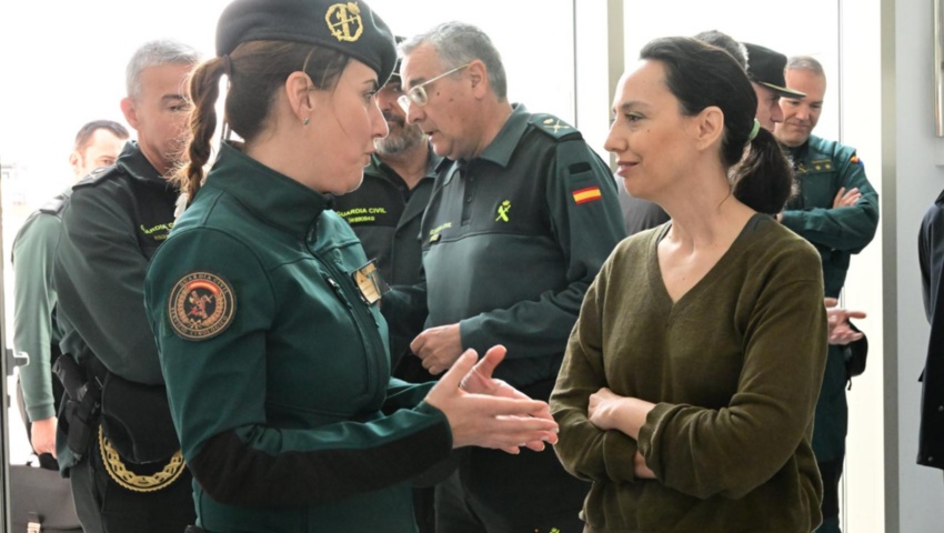 Mercedes González mantiene una reunión de trabajo con los responsables de la Guardia Civil en Algeciras