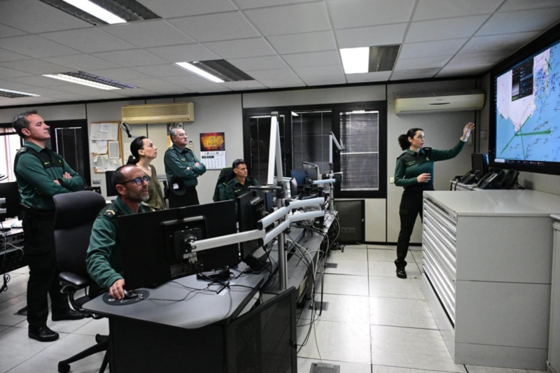 Mercedes González mantiene una reunión de trabajo con los responsables de la Guardia Civil en Algeciras