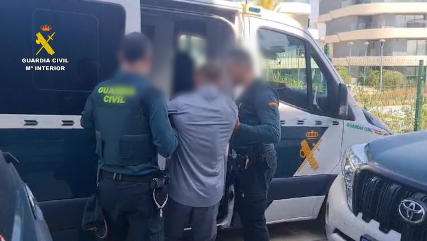 La Guardia Civil detiene a uno de los huidos más buscados de Alemania en Estepona (Málaga)