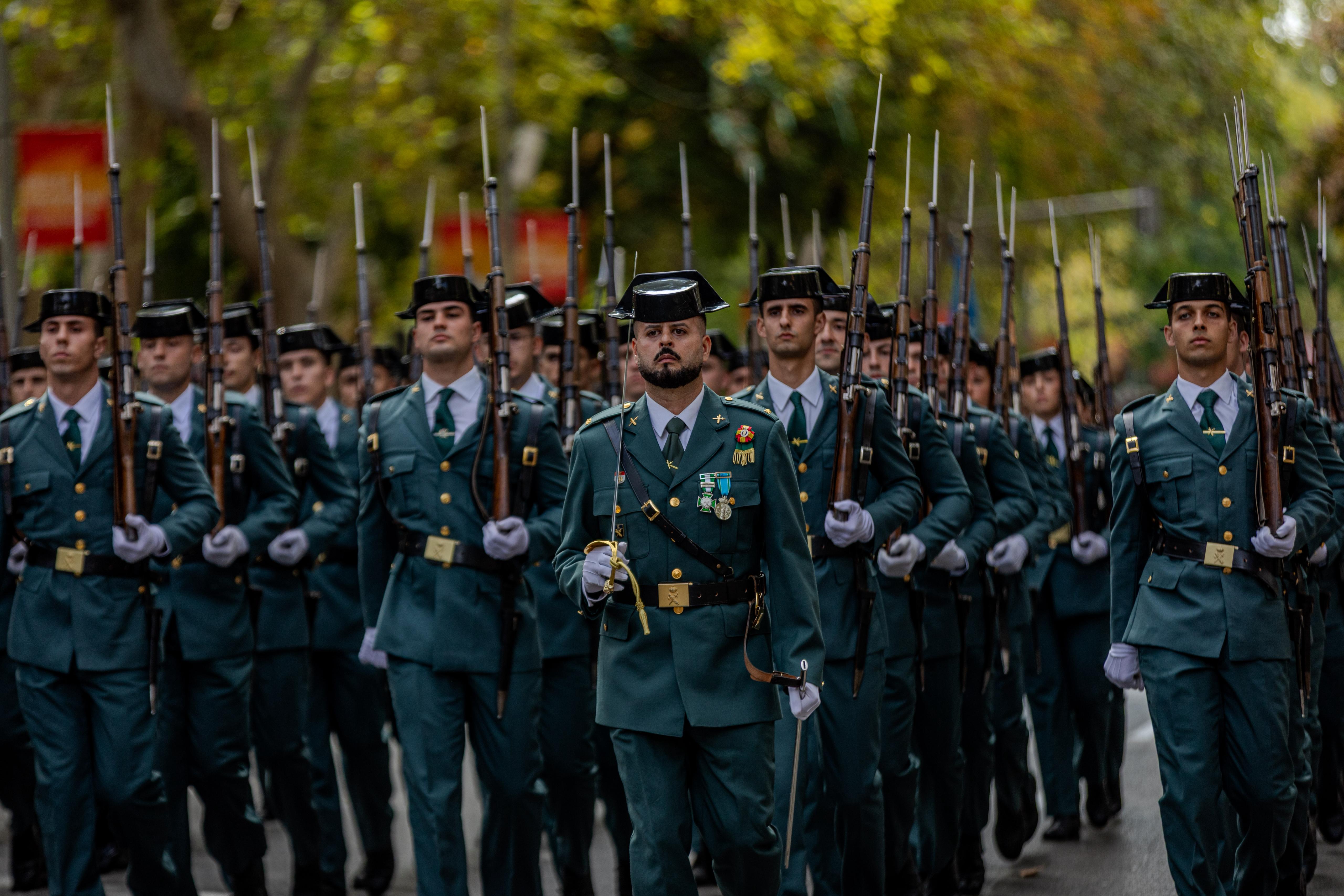 Desfile a pie de la Guardia Civil