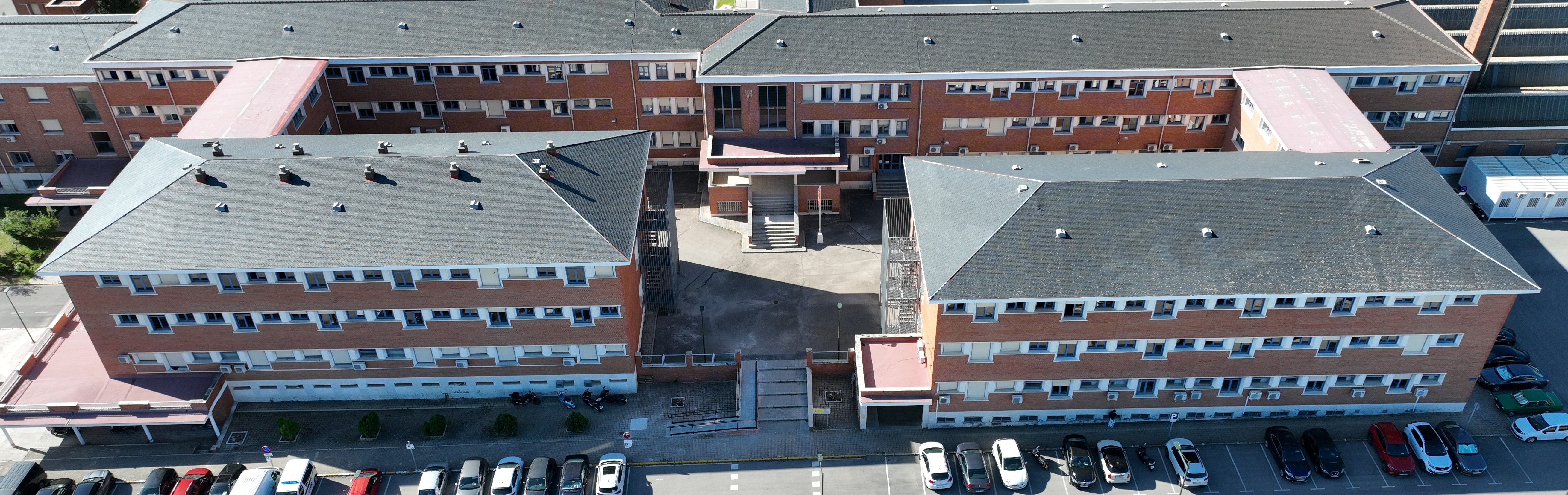 Fachada del Centro de Perfeccionamiento de la Guardia Civil