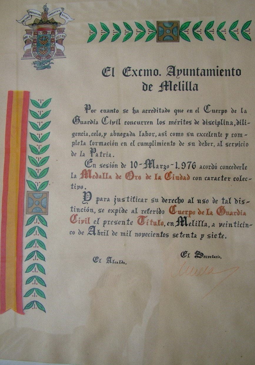 20 de abril de 1977. Entrega de la medalla de oro del ayuntamiento a la Comandancia de Melilla 20 de abril de 1977. Entrega de la medalla de oro del ayuntamiento a la Comandancia de Melilla